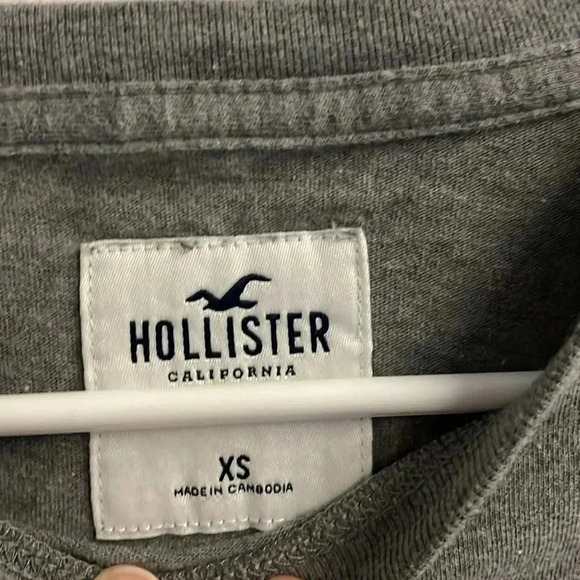 XS Hollister Shirt - Picture 2 of 3
